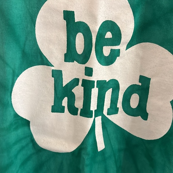 Brand new never worn st Patrick's day be kind shamrock tshirt - Picture 2 of 3